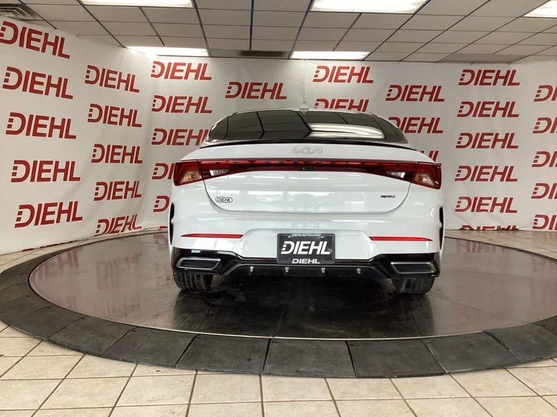 Used 2023 White Kia GT-Line image 6