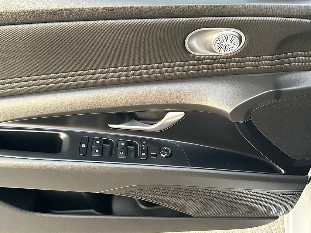 2026 Hyundai Elantra Limited - Photo 10