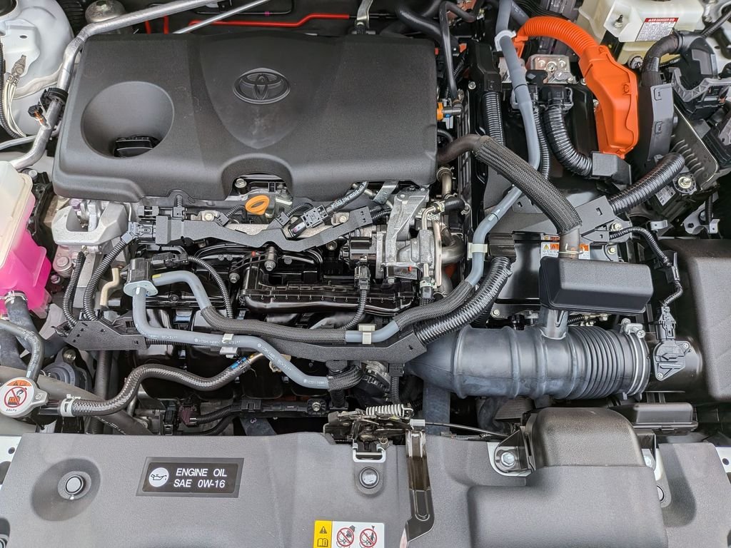 Used 2021 White Toyota XLE image 34