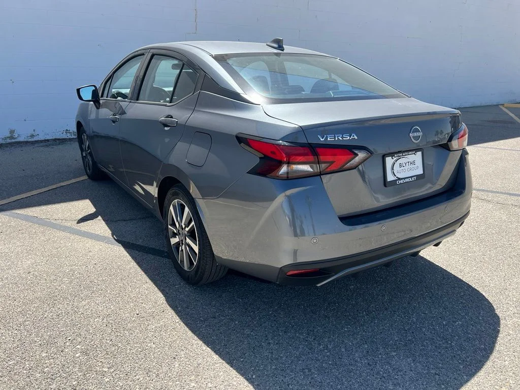 Used 2025 Gun Metallic Nissan 1.6 SV image 3