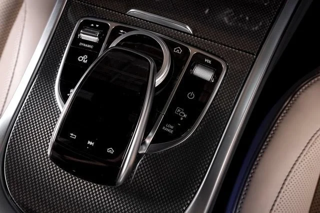 Used 2024 MANUFAKTUR Moonlight White Metallic Mercedes-Benz G 550 image 48