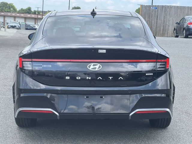 Used 2025 Black Hyundai Limited image 12