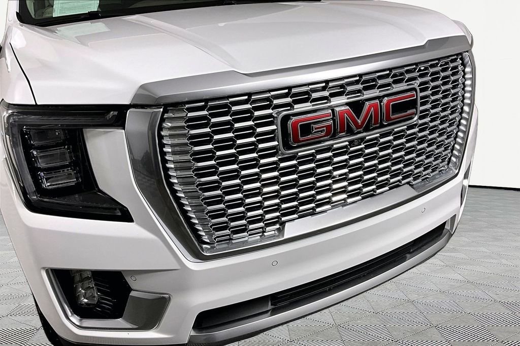 Used 2024 White GMC Denali image 31