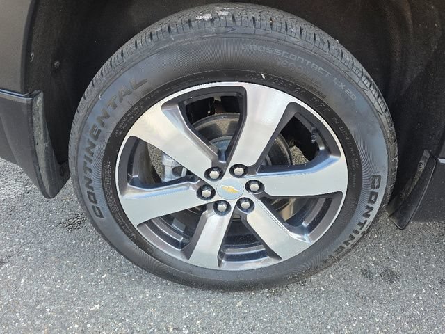 Used 2023 Silver Sage Metallic Chevrolet LT Leather image 28