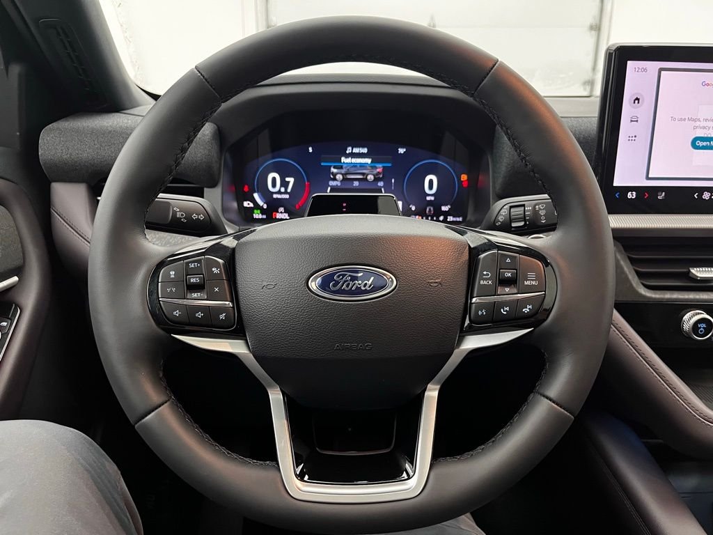New 2026 Black Ford Platinum image 24