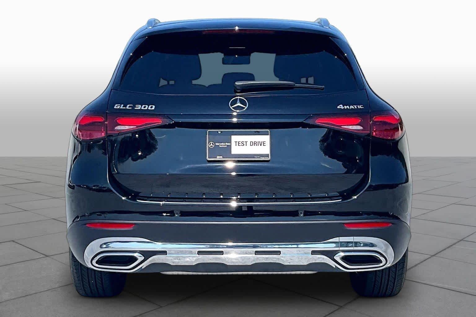 Used 2025 Obsidian Black Metallic Mercedes-Benz GLC 300 image 5