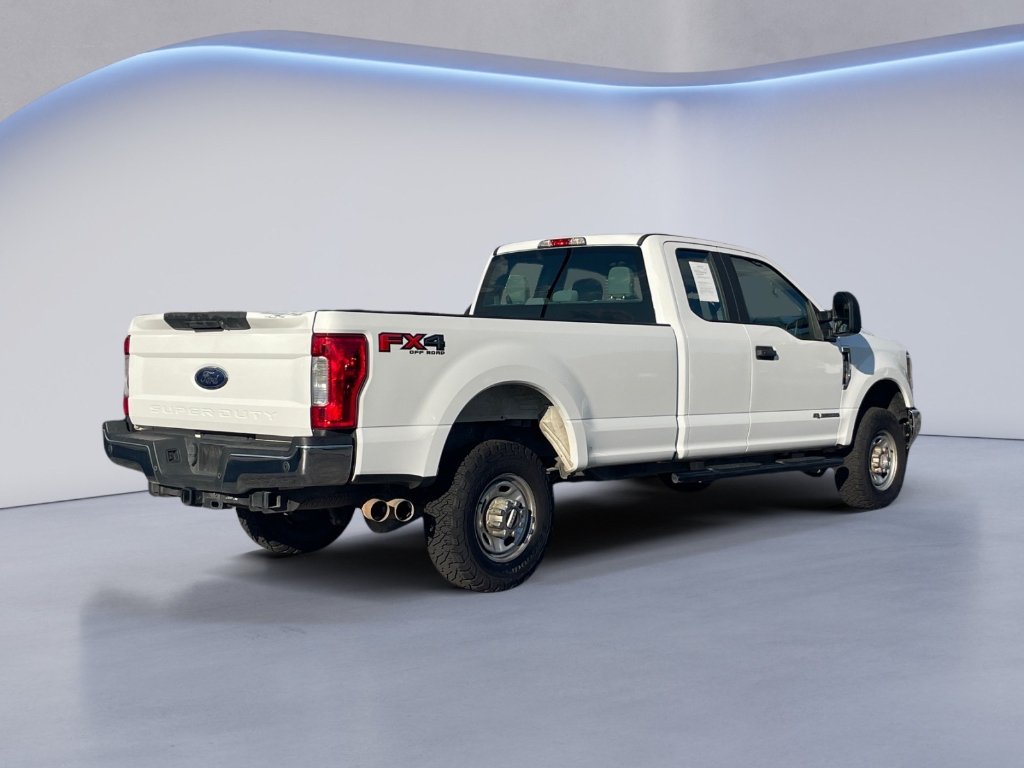 Used 2018 Oxford White Ford XL image 17