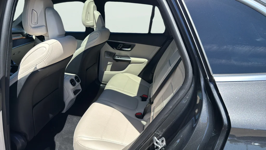 Used 2026 Gray Mercedes-Benz GLC 300 image 20