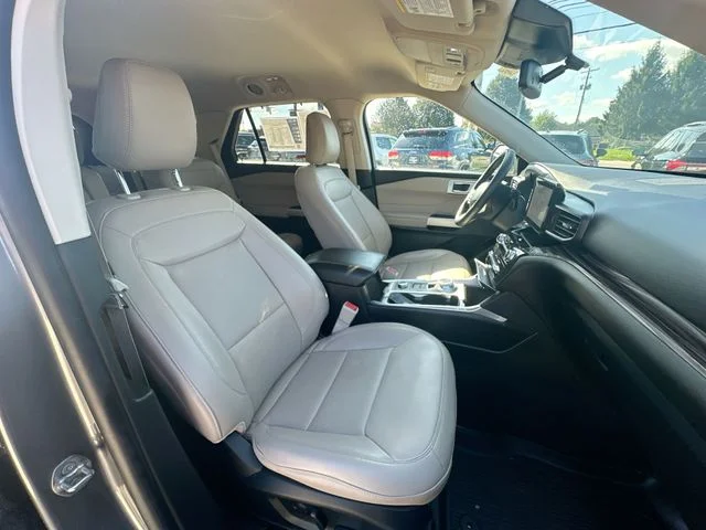 Certified Used 2023 Gray Ford Limited image 32