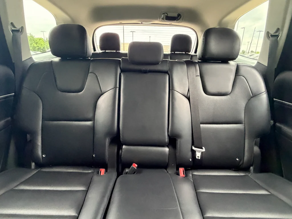 Used 2022 Glacial White Pearl Kia LX image 29