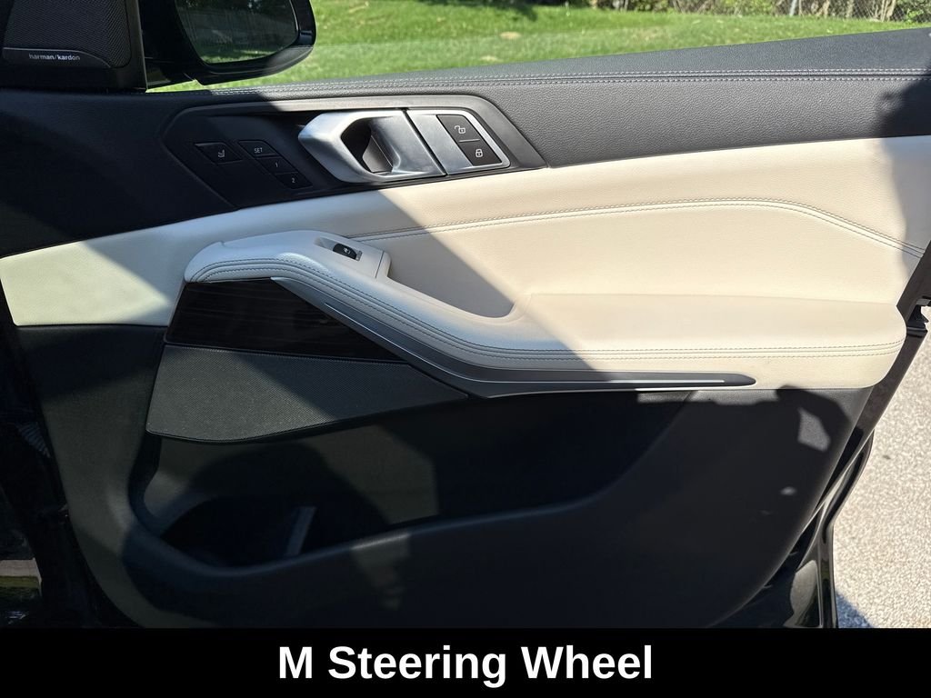 Used 2020 Black BMW xDrive40i image 33