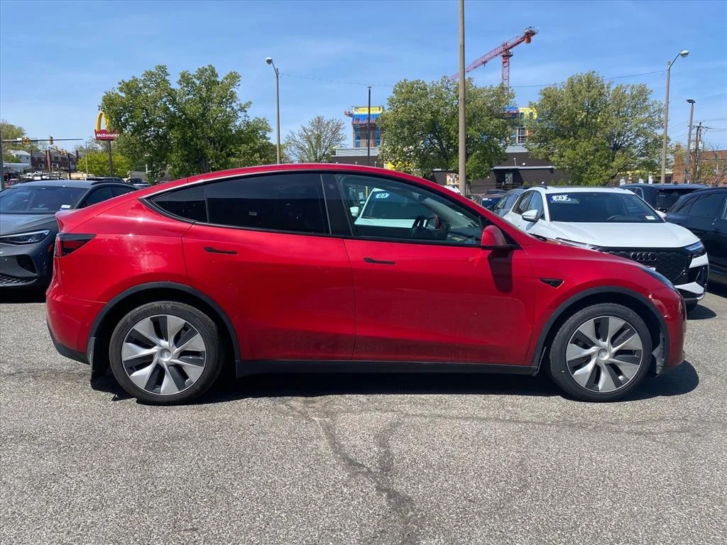 Used 2021 Tesla Model Y Long Range with VIN 5YJYGDEE3MF261284 for sale in Alexandria, VA
