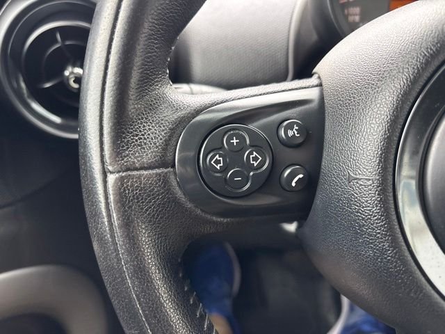 Used 2015 White MINI Base image 17