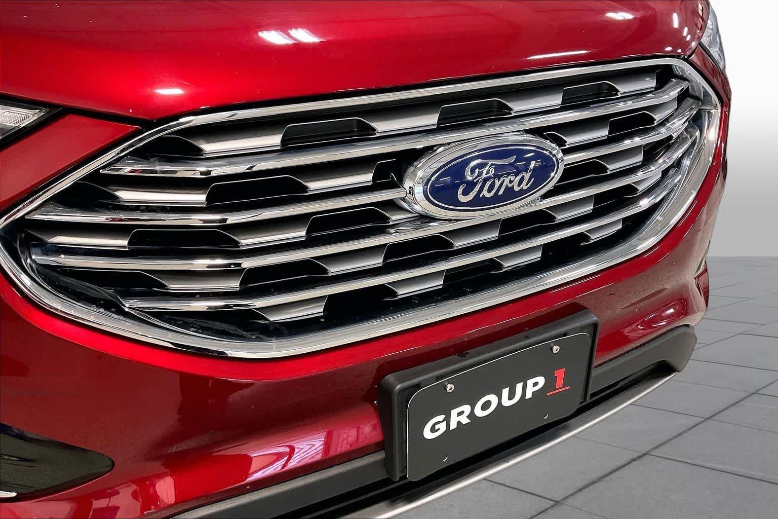 Used 2019 Ruby Red Metallic Tinted Clearcoat Ford SEL image 29