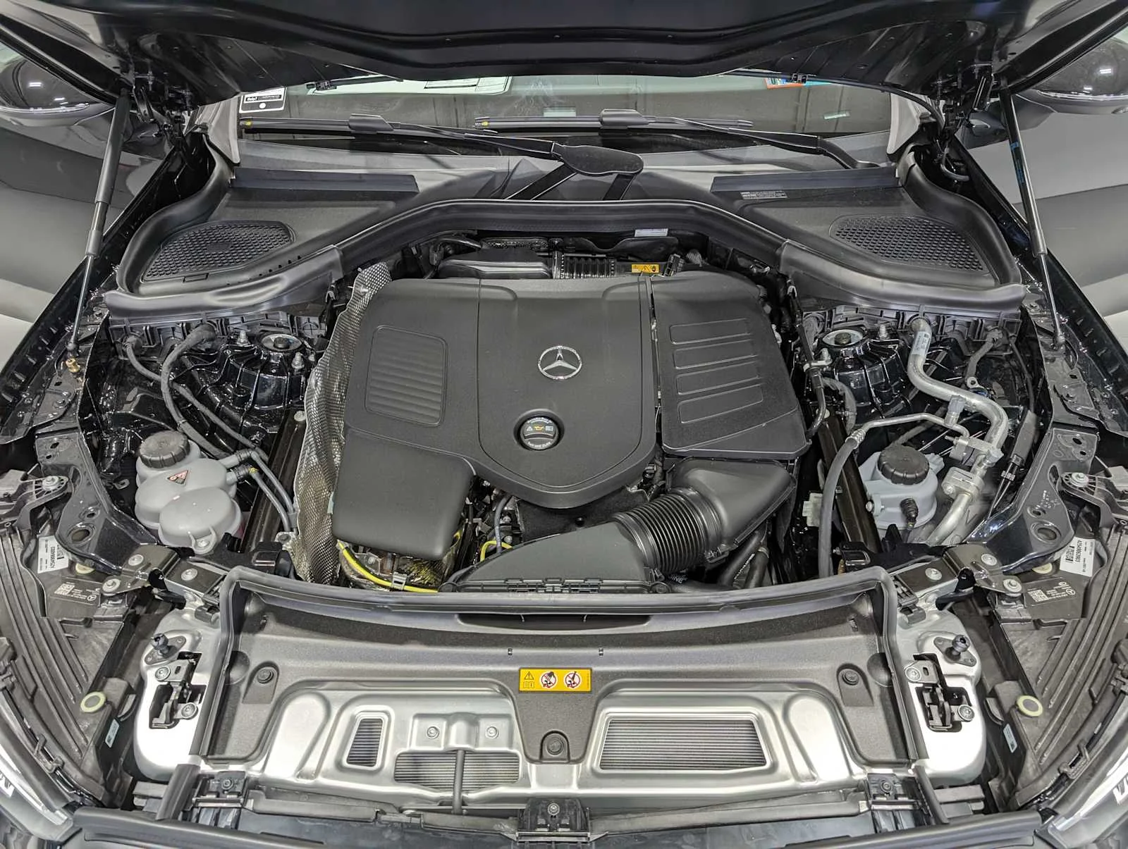New 2026  Mercedes-Benz GLC 300 image 12