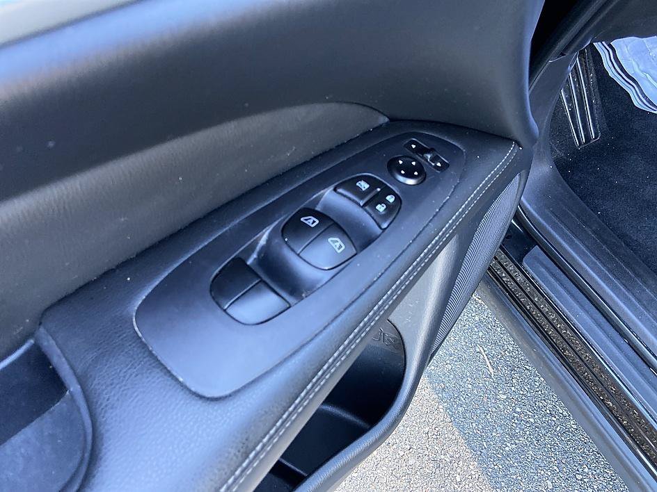 Used 2020 Magnetic Black Pearl Nissan SV image 9