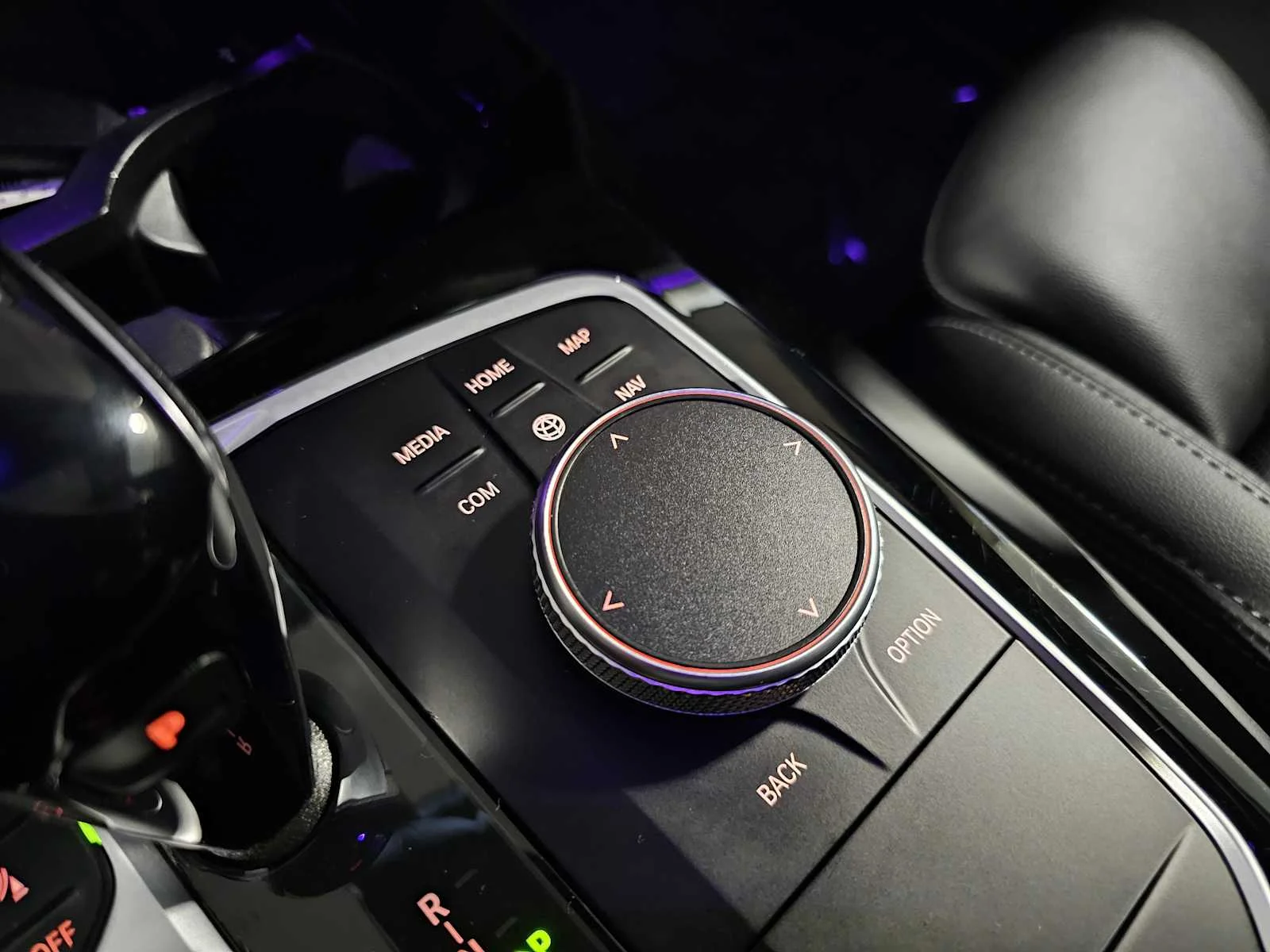 Used 2022 Dark Graphite Metallic BMW xDrive30i image 27