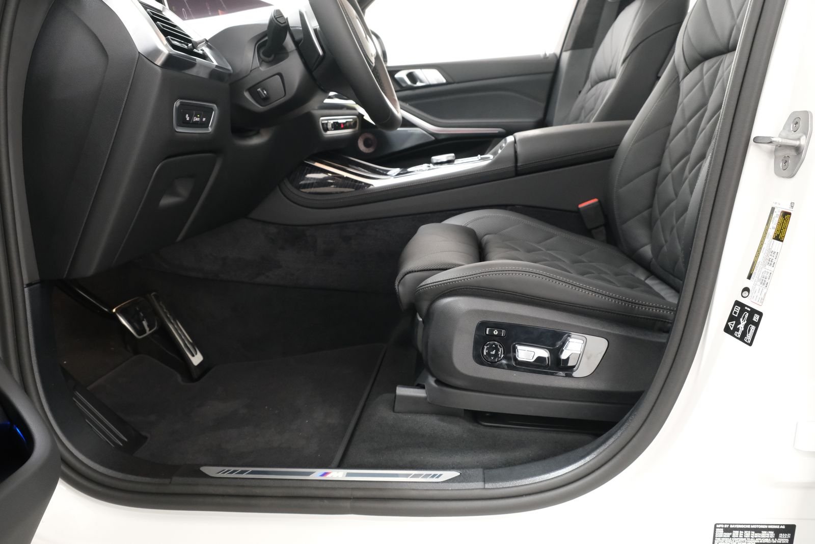 New 2027 Alpine White BMW xDrive40i image 31