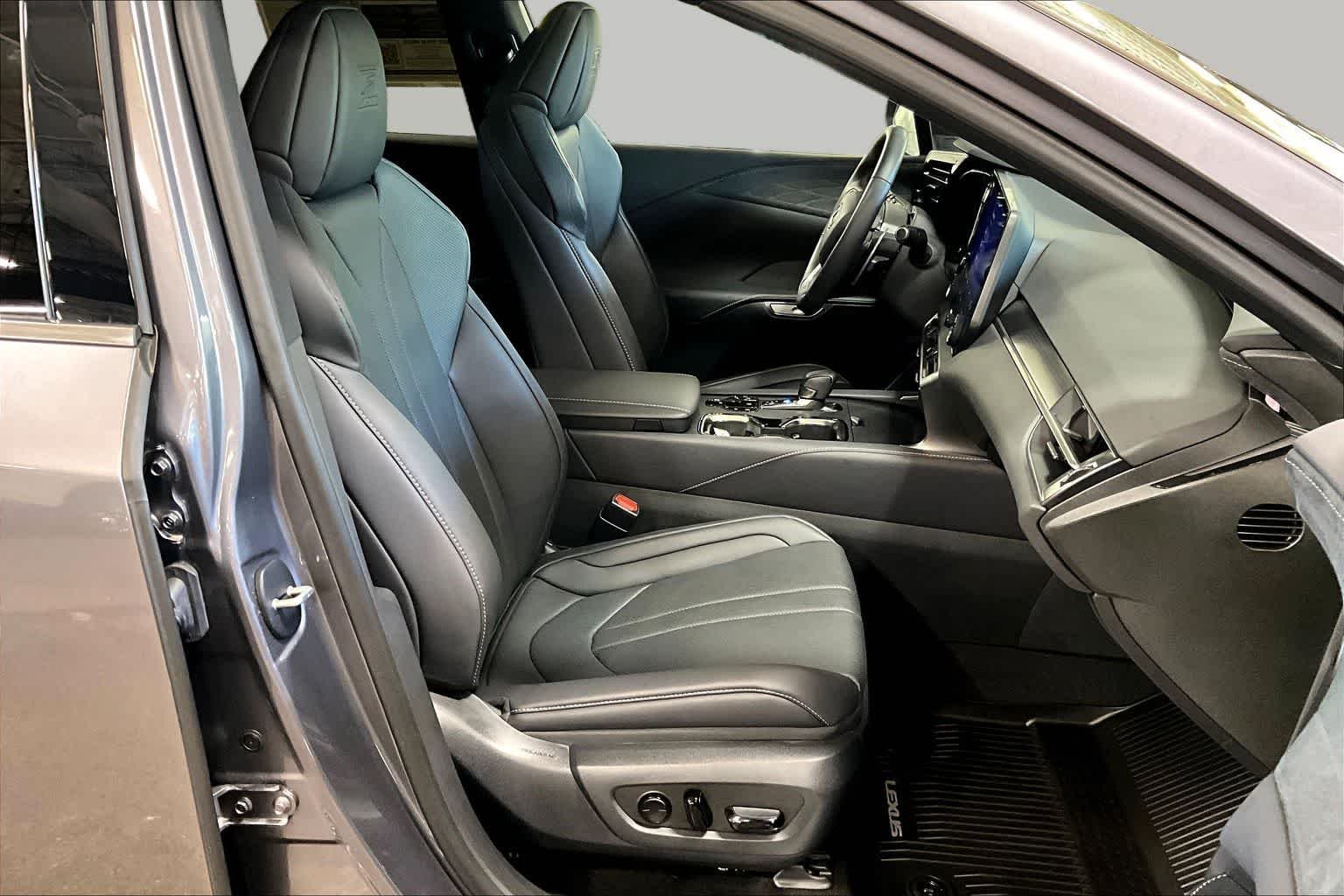 Used 2023 Nebula Gray Pearl Lexus F SPORT Handling image 8