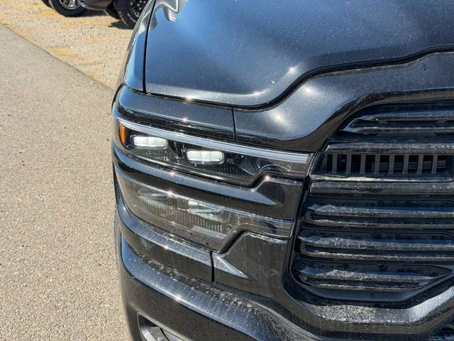New 2026 Diamond Black Crystal Pearl-Coat Exterior Paint RAM Laramie image 5
