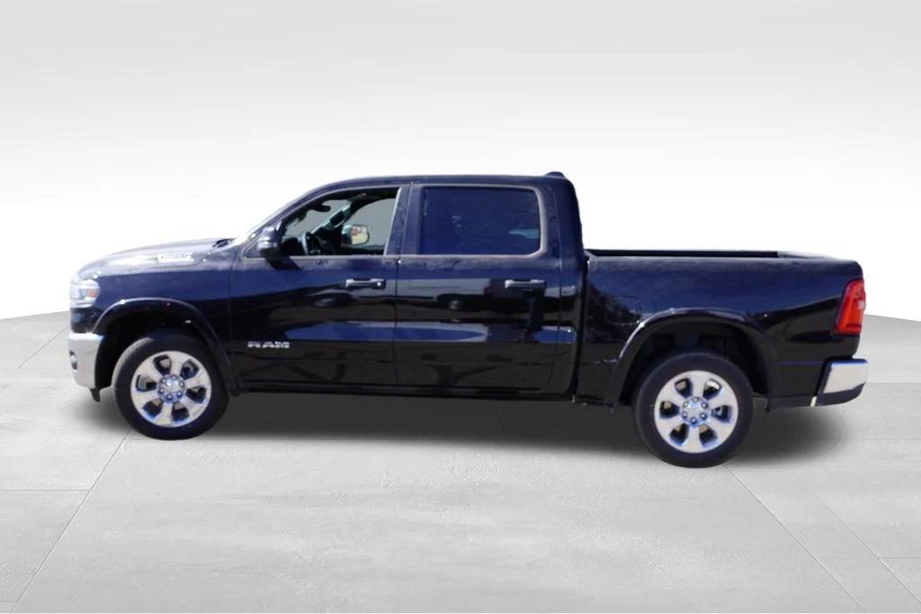 New 2026 Diamond Black Crystal Pearl-Coat Exterior Paint RAM Big Horn image 6