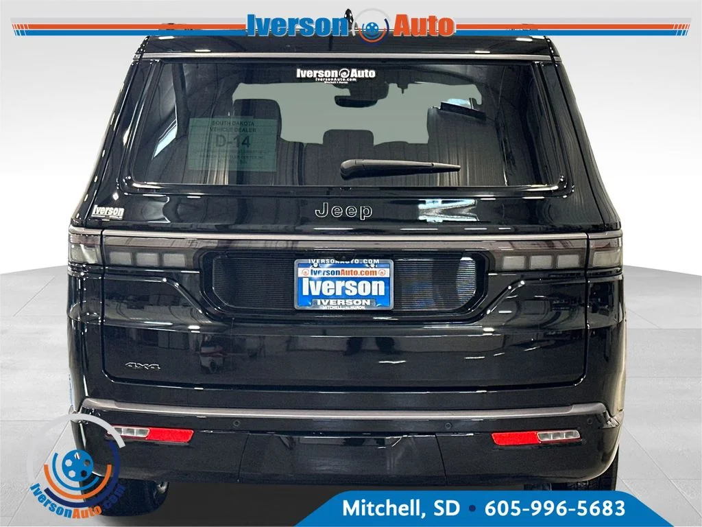 New 2026 High Gloss Black Exterior Paint Jeep Limited Altitude image 6