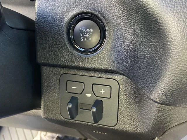 Used 2025 Green Toyota SR5 image 33