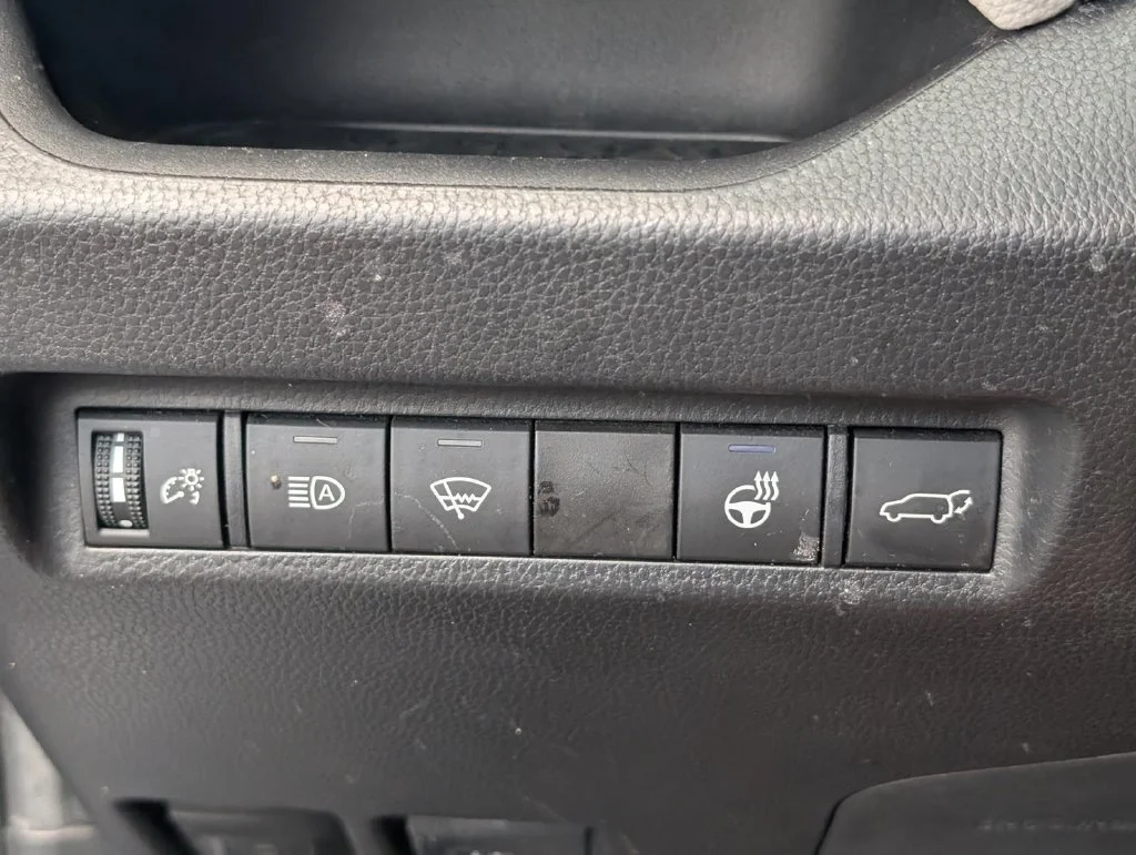 Used 2021 Magnetic Gray Met Toyota XLE Premium image 25