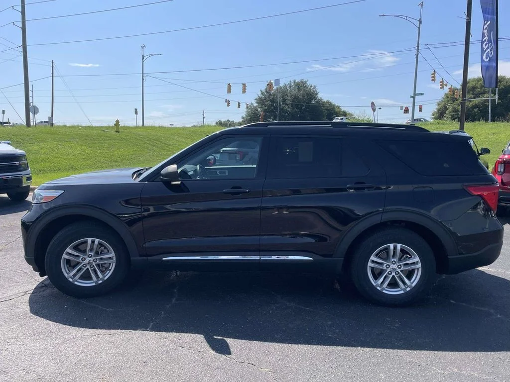 Certified Used 2023 Black Ford XLT image 6