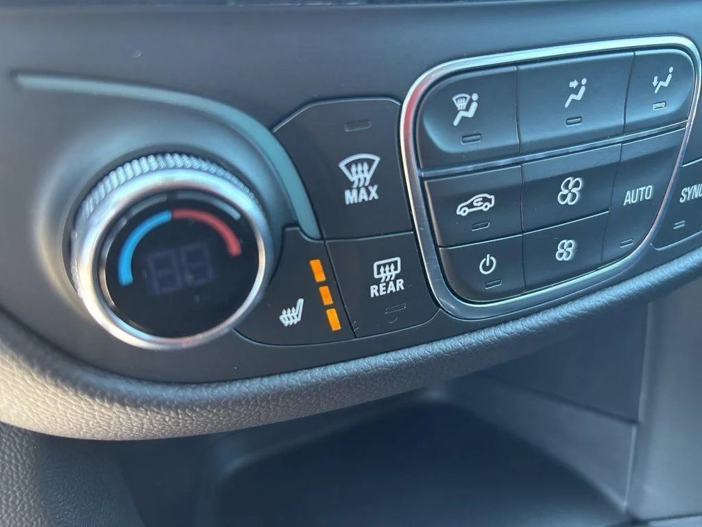 Used 2024 Summit White Chevrolet LT image 26