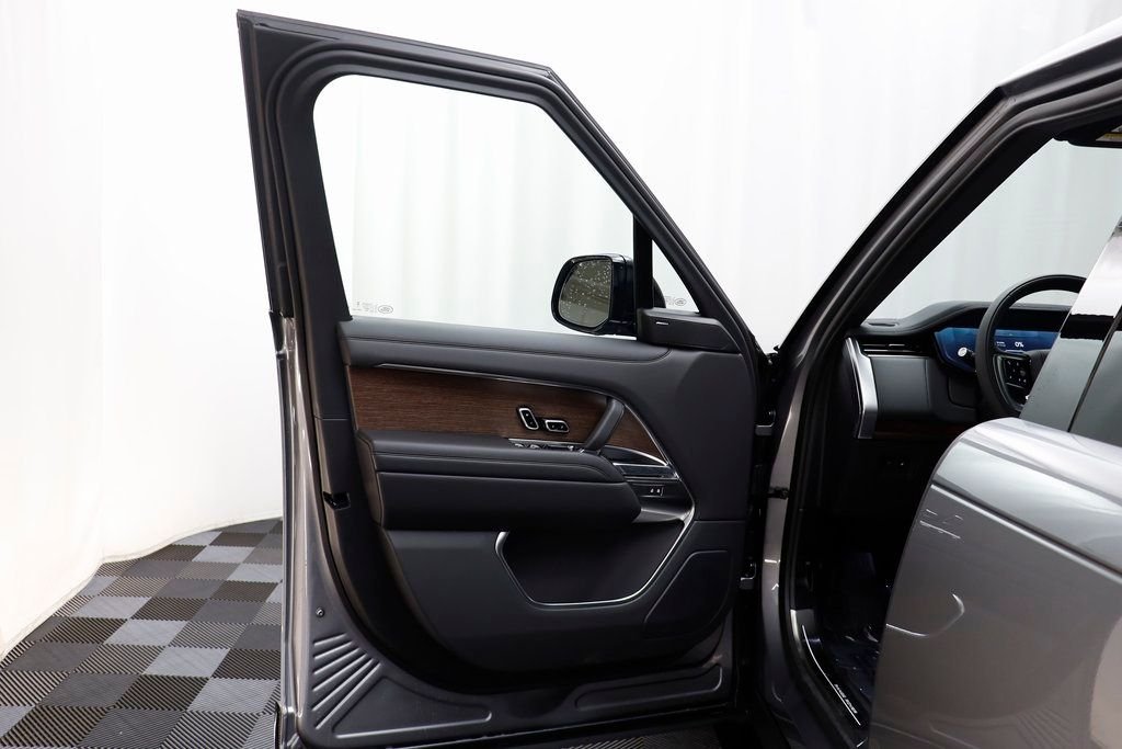 2025 Land Rover Range Rover SE - Photo 5