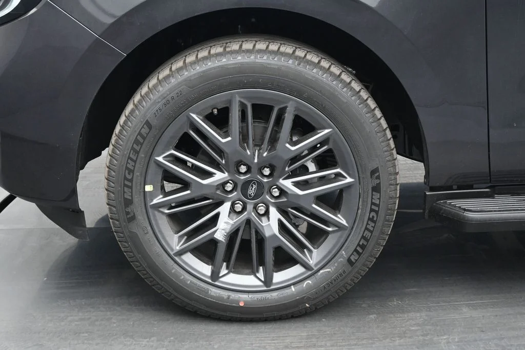 New 2026 Gray Ford Platinum image 25