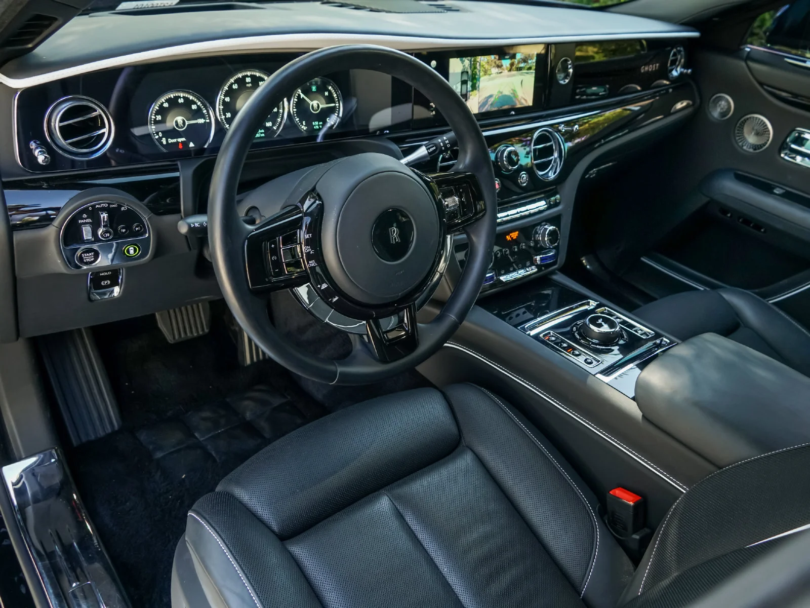 Certified Used 2021 Black Diamond Rolls-Royce  image 17