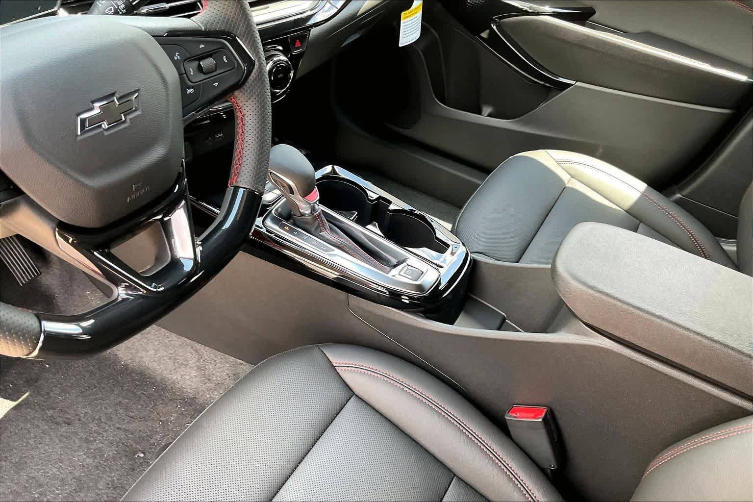 2026 Chevrolet Trax RS - Photo 8