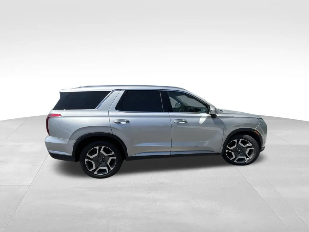 Used 2024 Silver Hyundai SEL image 26