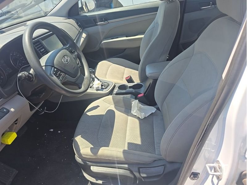Used 2017 Quartz White Pearl Hyundai SE image 21