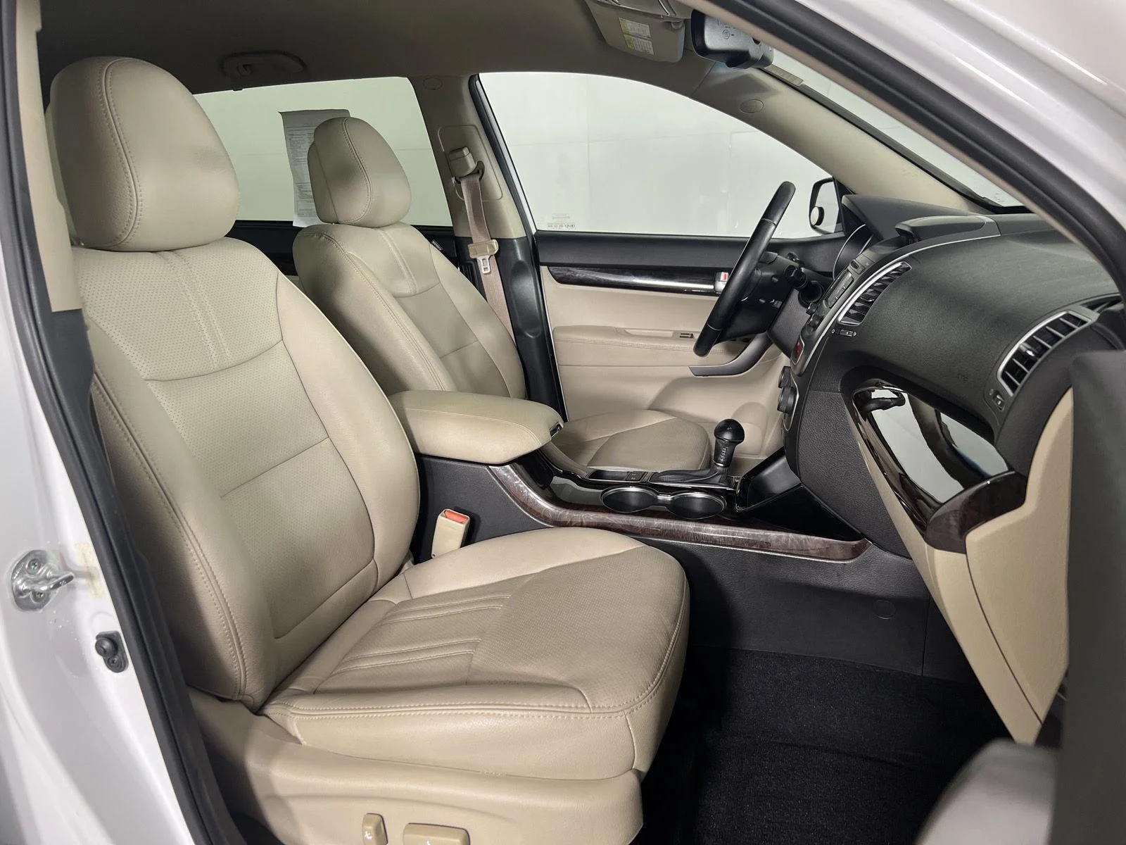 Used 2015 Snow White Pearl Kia EX image 24