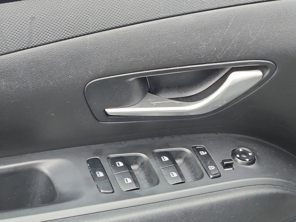 Used 2024 Silver Hyundai SEL image 28
