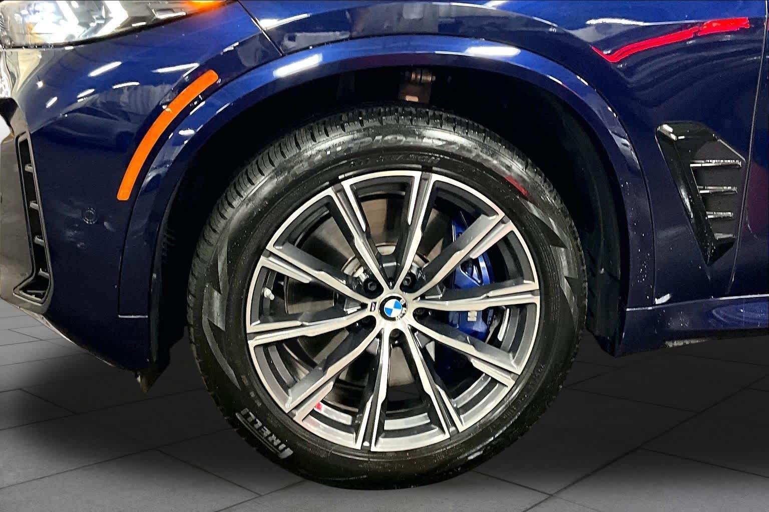 Used 2025 Tanzanite Blue II Metallic BMW M60i image 11