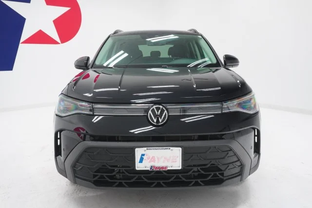 New 2026 Deep Black Pearl Volkswagen SE Black image 2