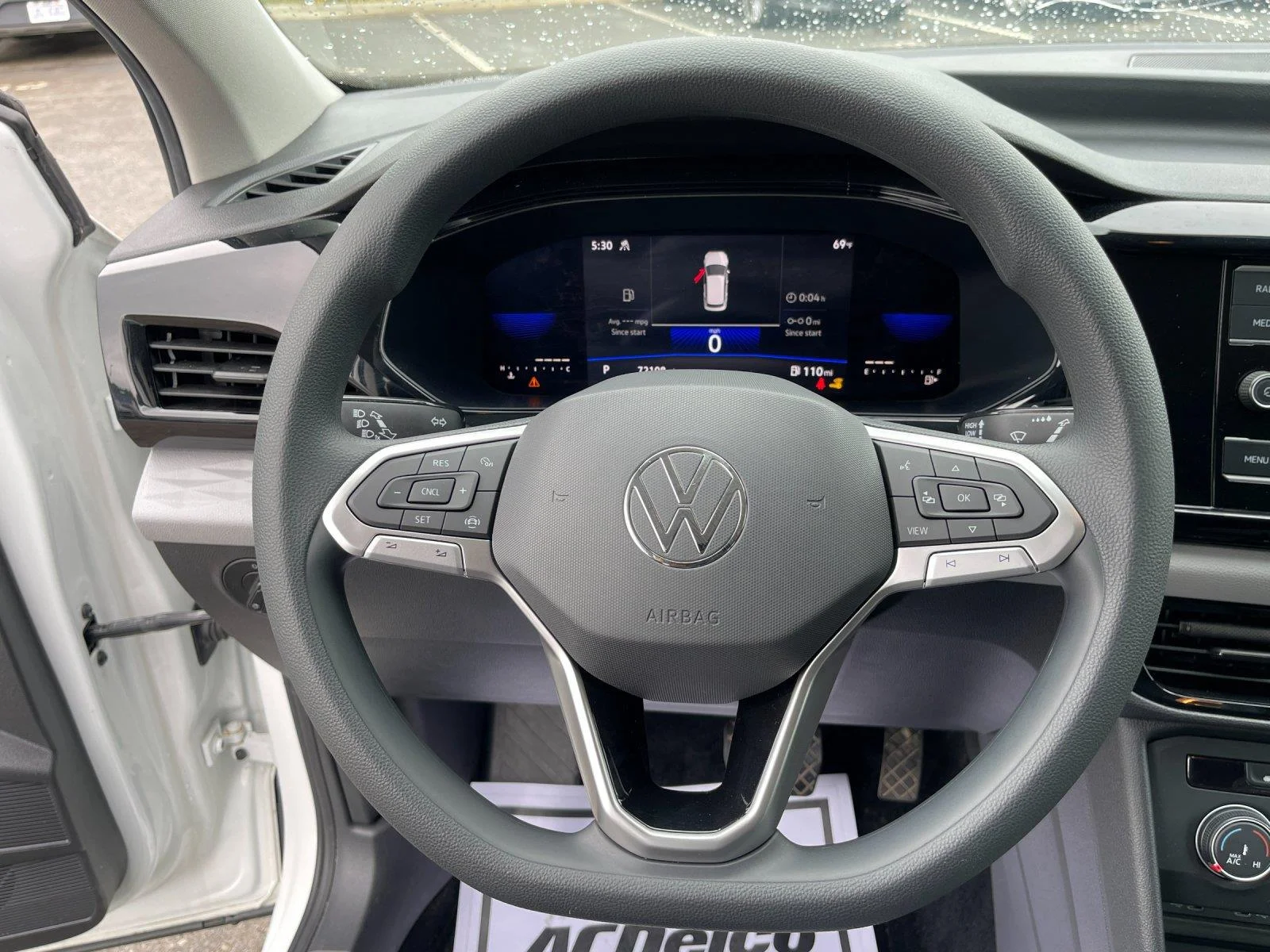 Used 2022 Pure White Volkswagen S image 18