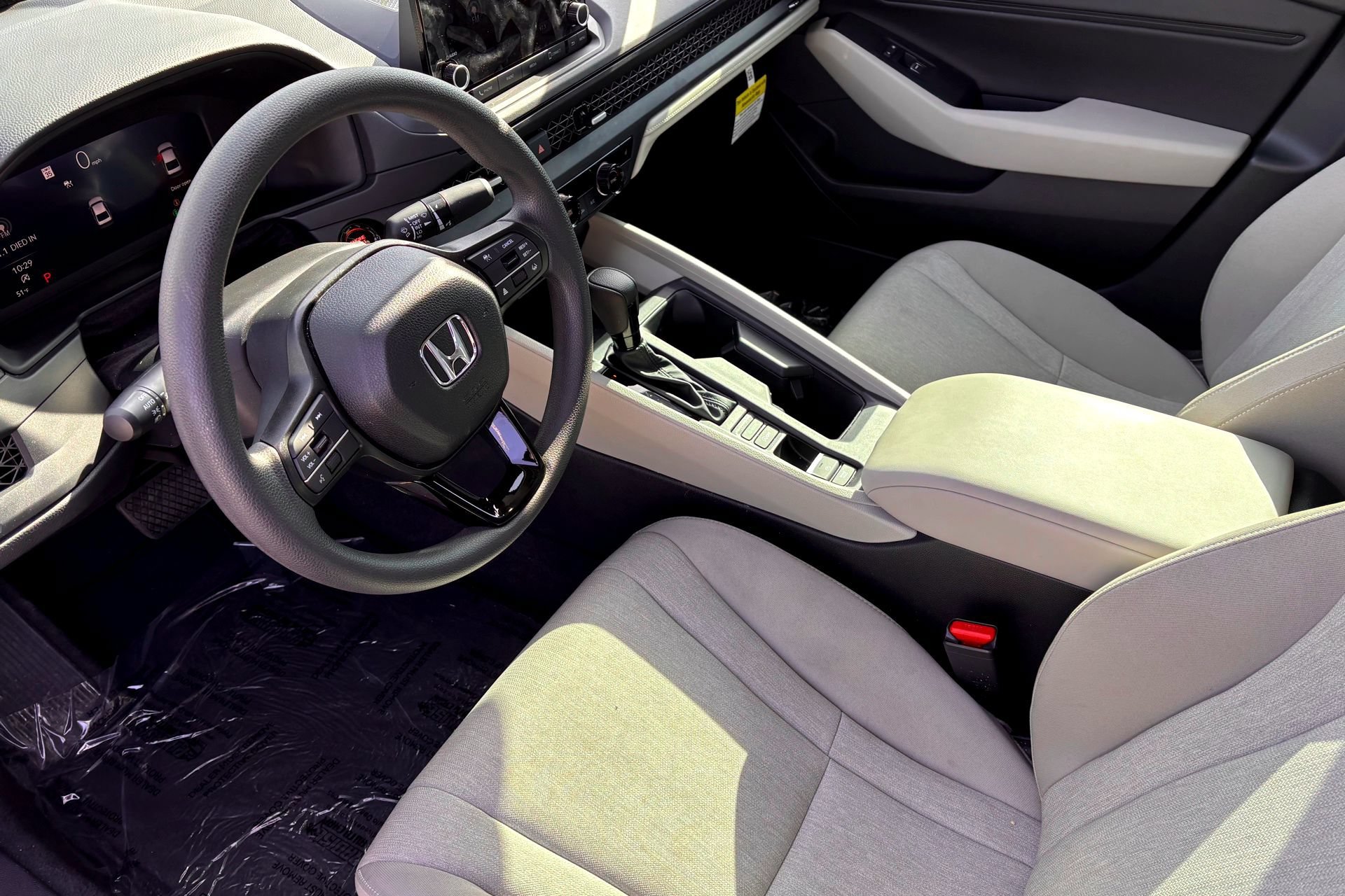 2025 Honda Accord SE - Photo 8