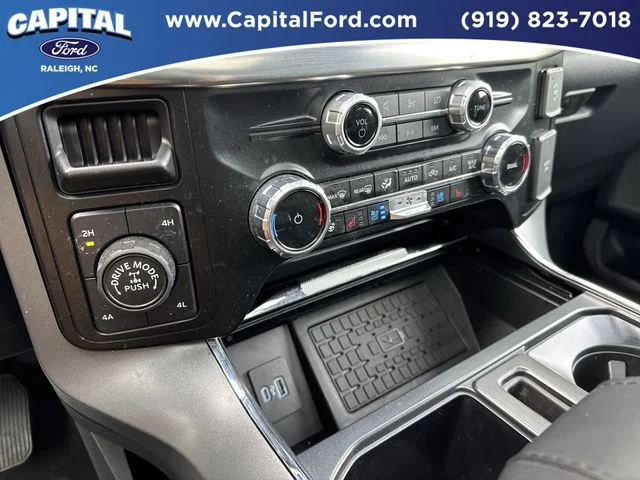 Used 2024 White Ford Lariat image 30