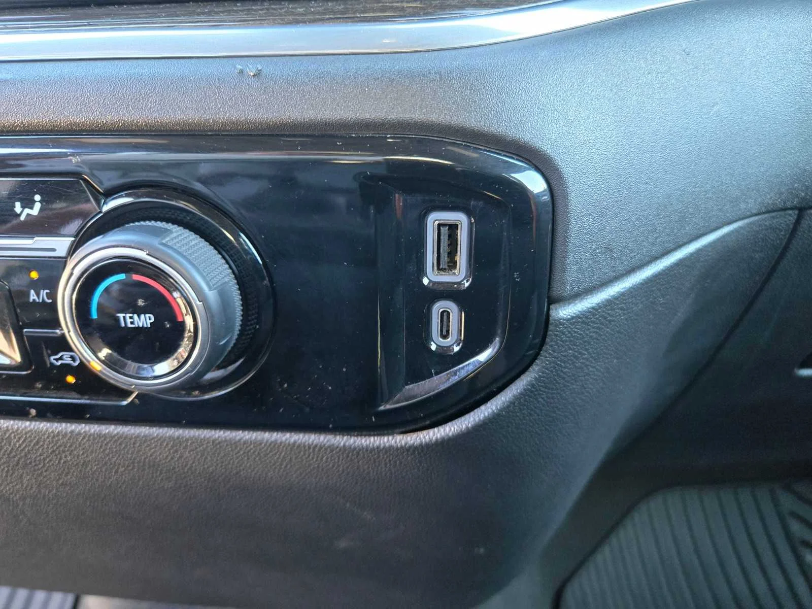 Used 2024 Sterling Gray Metallic Chevrolet LT image 17