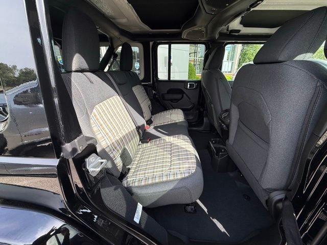 New 2026 Black Clear-Coat Exterior Paint Jeep 85th Anniversary Edition image 26