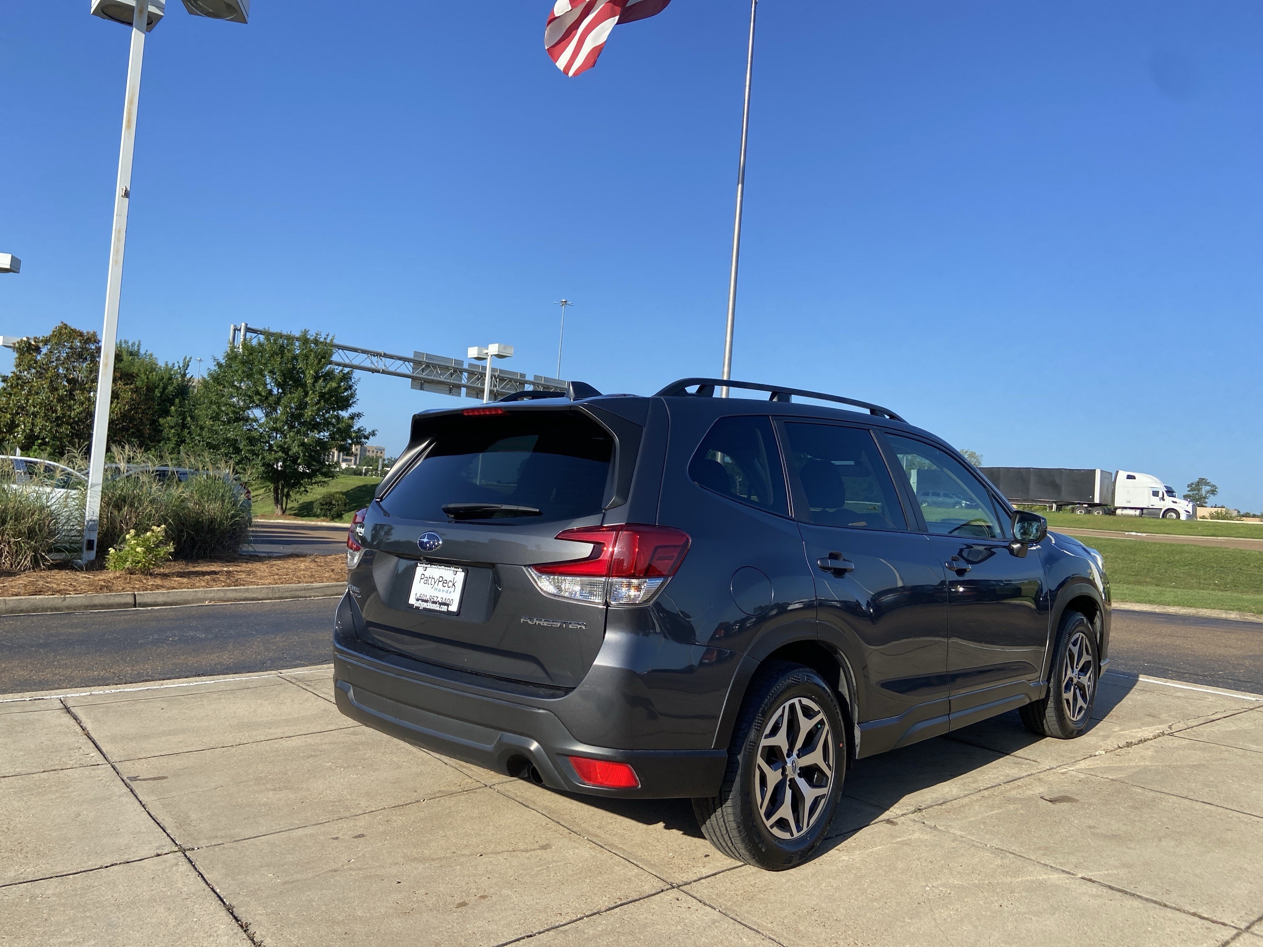 Used 2022 Magnetite Gray Metallic Subaru Premium image 11