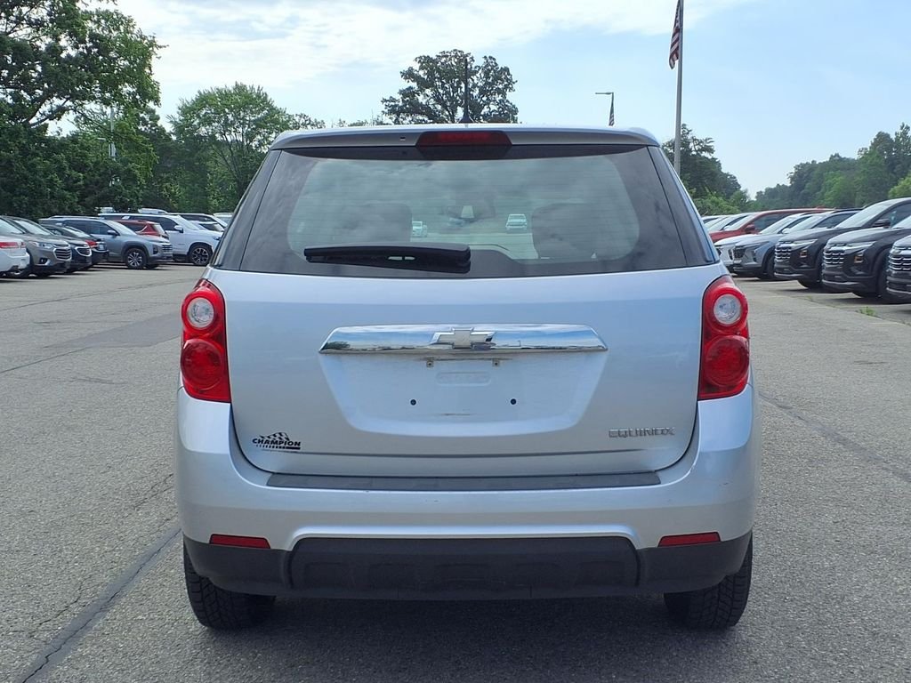 Used 2013 Silver Chevrolet LS image 5