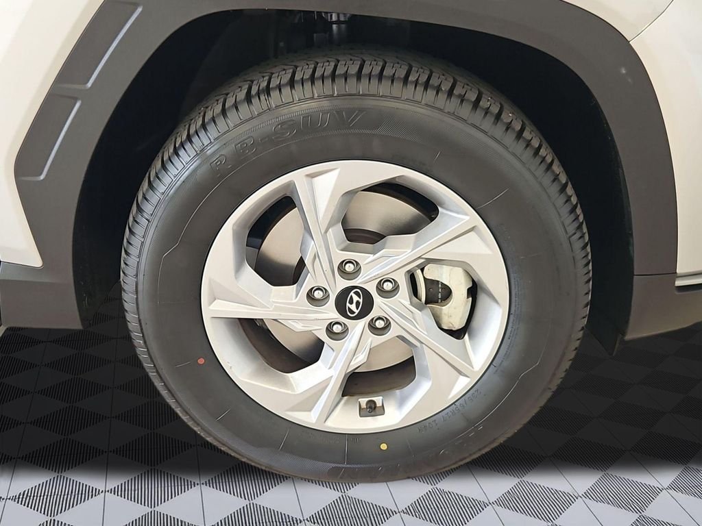 Used 2024 Silver Hyundai SEL image 30