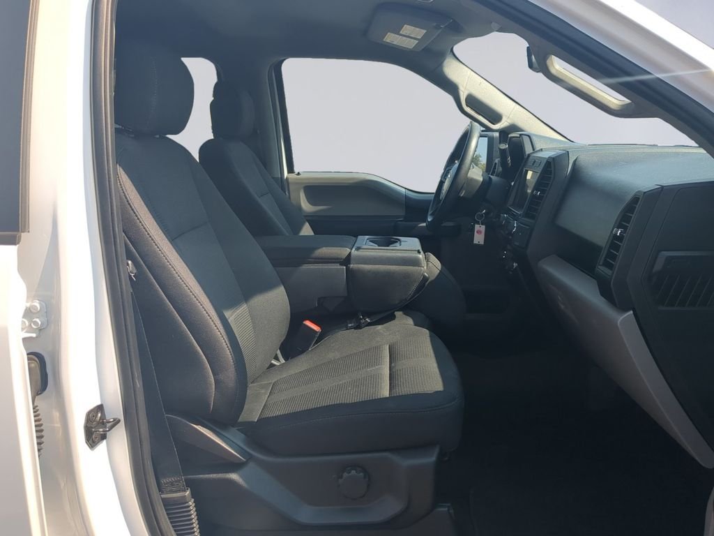 Used 2020 White Ford XL image 19