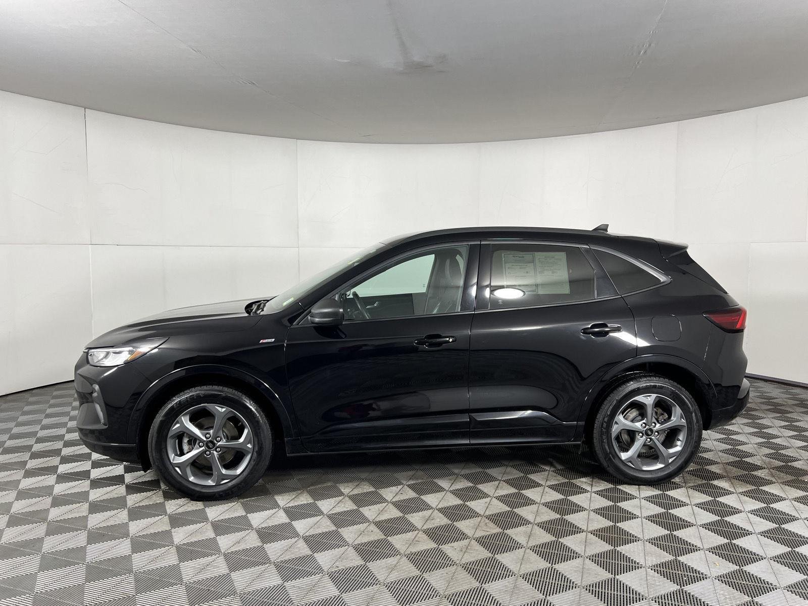 Used 2023 Agate Black Ford ST-Line image 11
